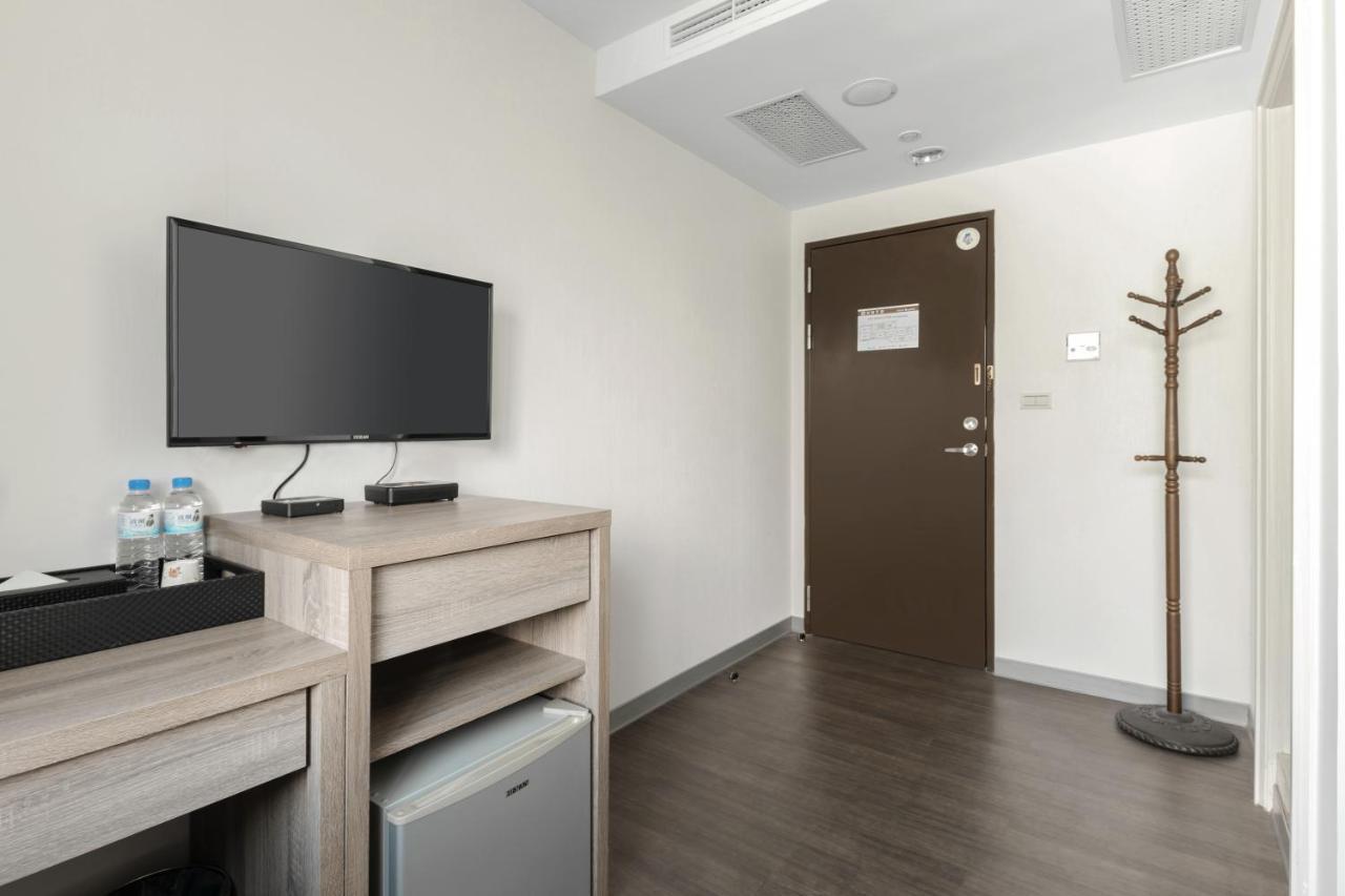 Hotel Brown - Chihkan Branch Tainan Exterior photo